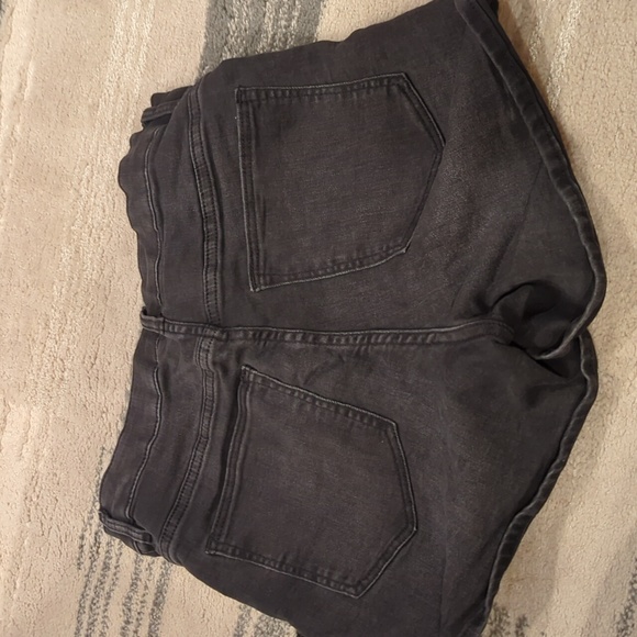 Black jean shorts - Picture 3 of 3